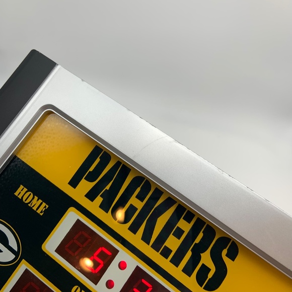 NFL Green Bay Packers Football Scoreboard Digital Clock & Alarm Clock 6.5" x 9" - Picture 7 of 12